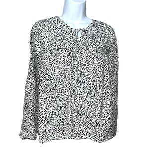 Women's Who What Wear White/Black Cheetah Print Bell Sleeve Top - S